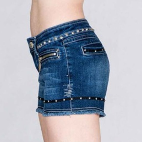 Frayed Denim Shorts - Picture 2 of 5